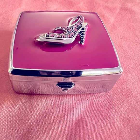 Decorative Pill Case/Box - Picture 3 of 10